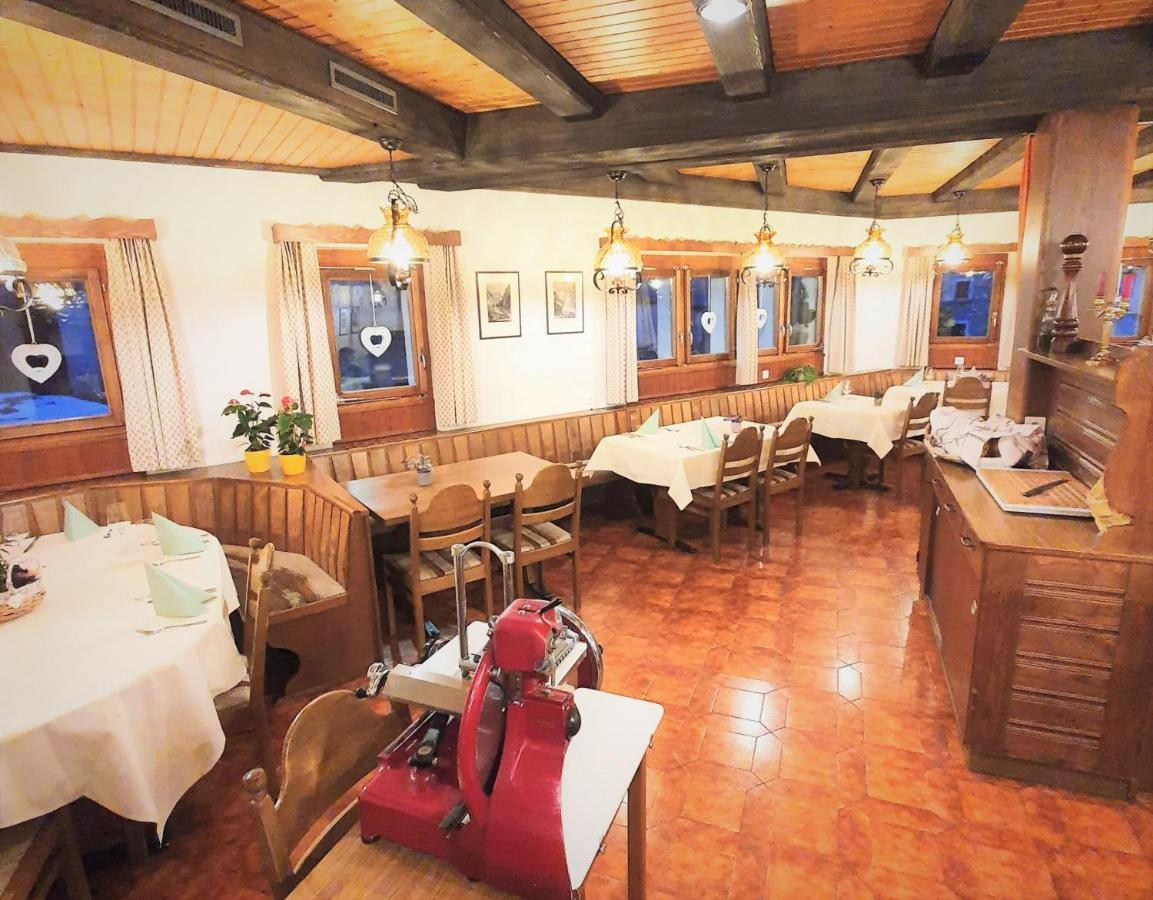 Hotel-Restaurant Grina Simplon Exterior foto